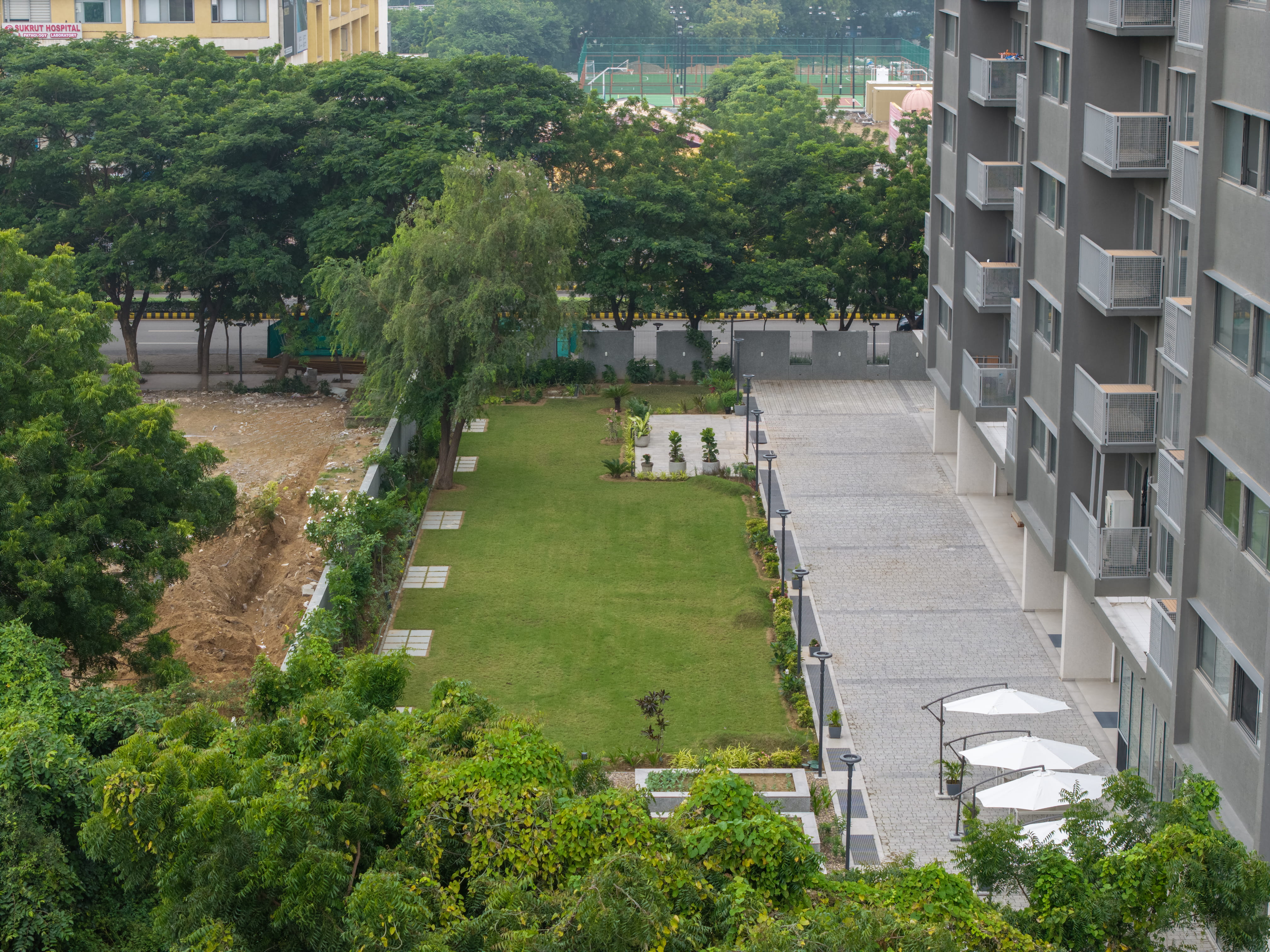 Adani Ikaria photos