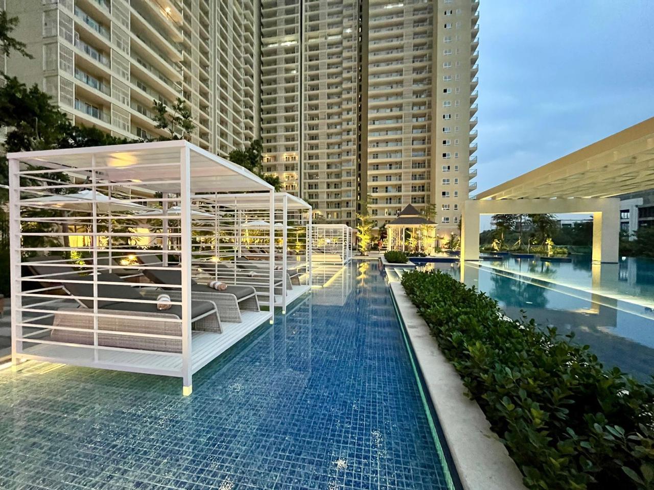 DLF One Midtown