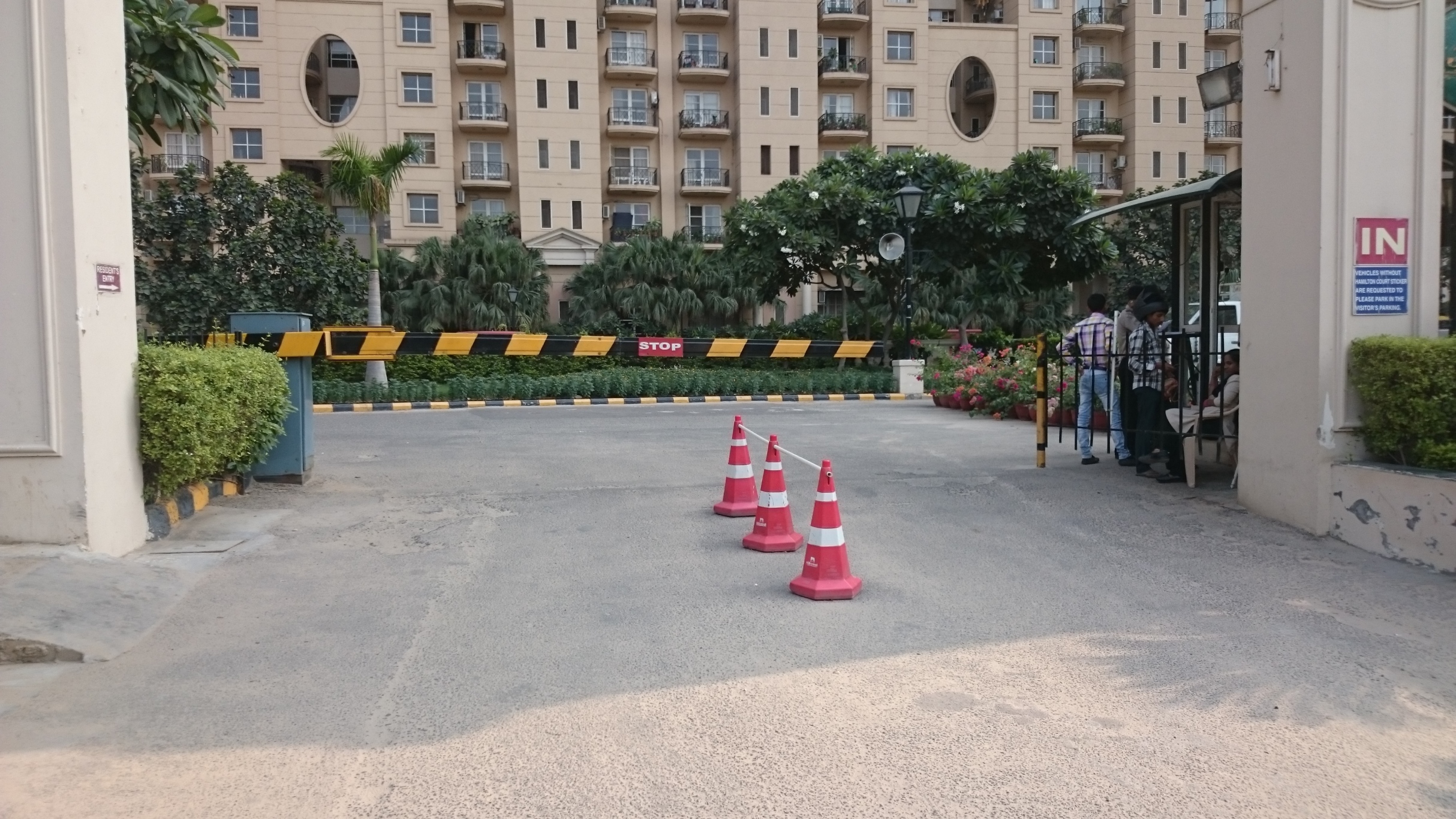 DLF Hamilton Court