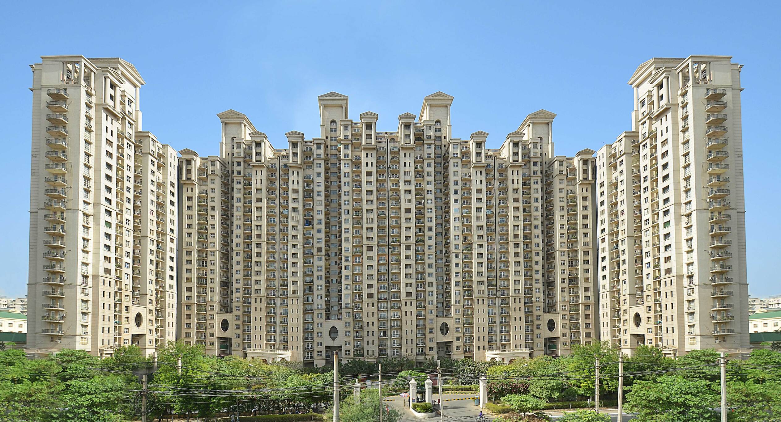 DLF Hamilton Court