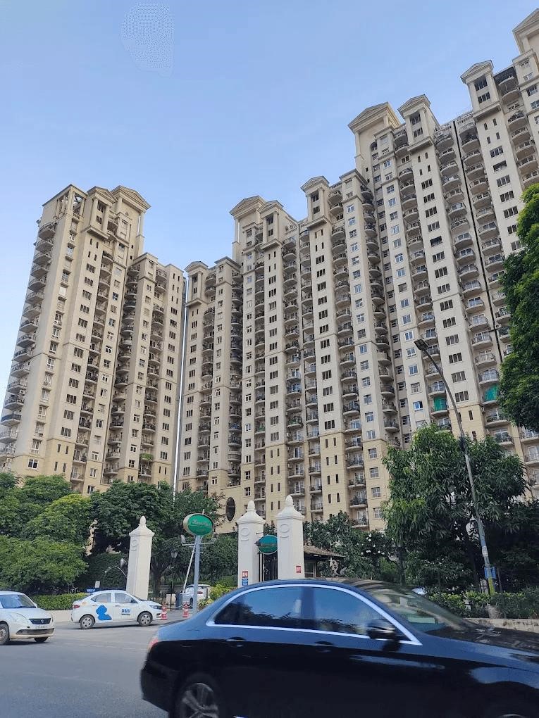 DLF Hamilton Court