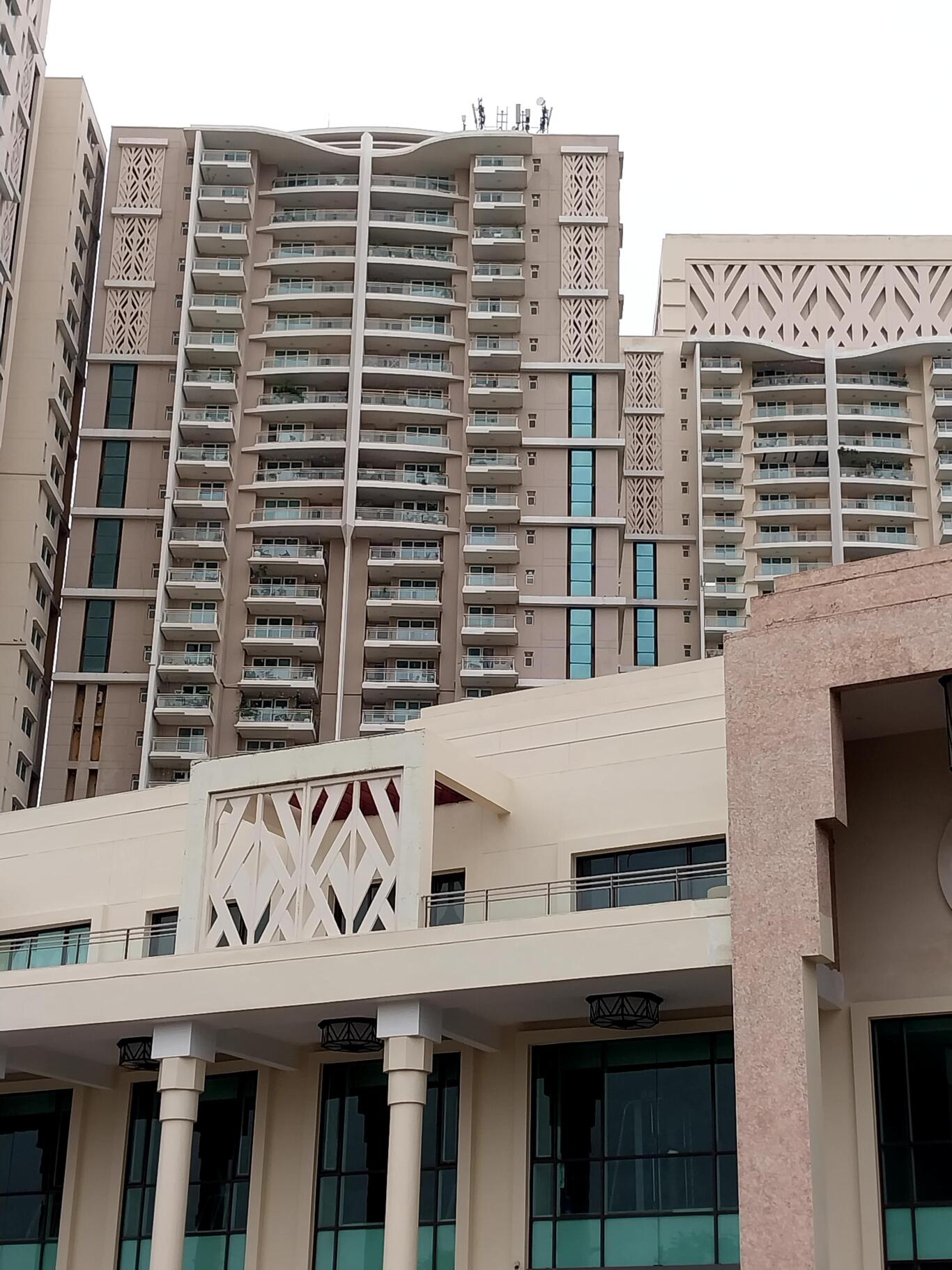 3 BHK 1975 Sq.Ft. Apartment for Sale in DLF Park Place