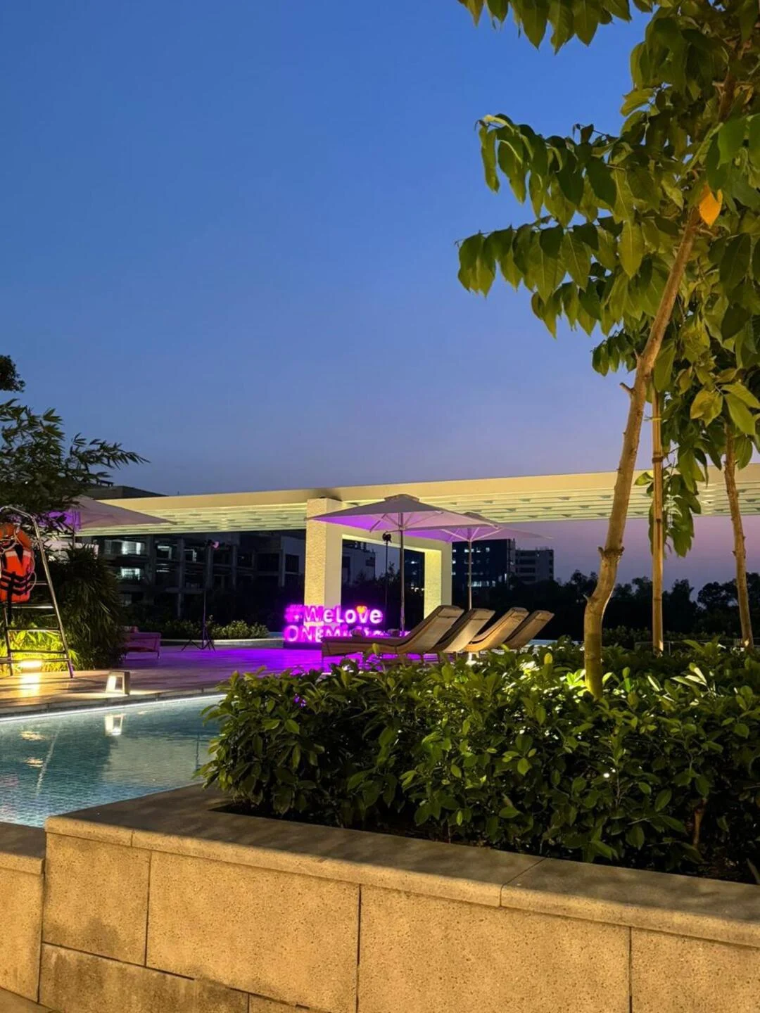 DLF One Midtown patio