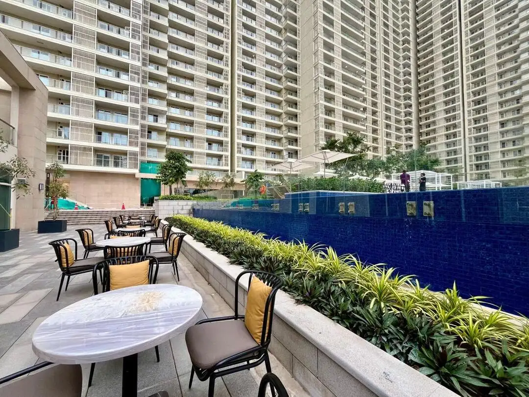 DLF One Midtown Sitting Area
