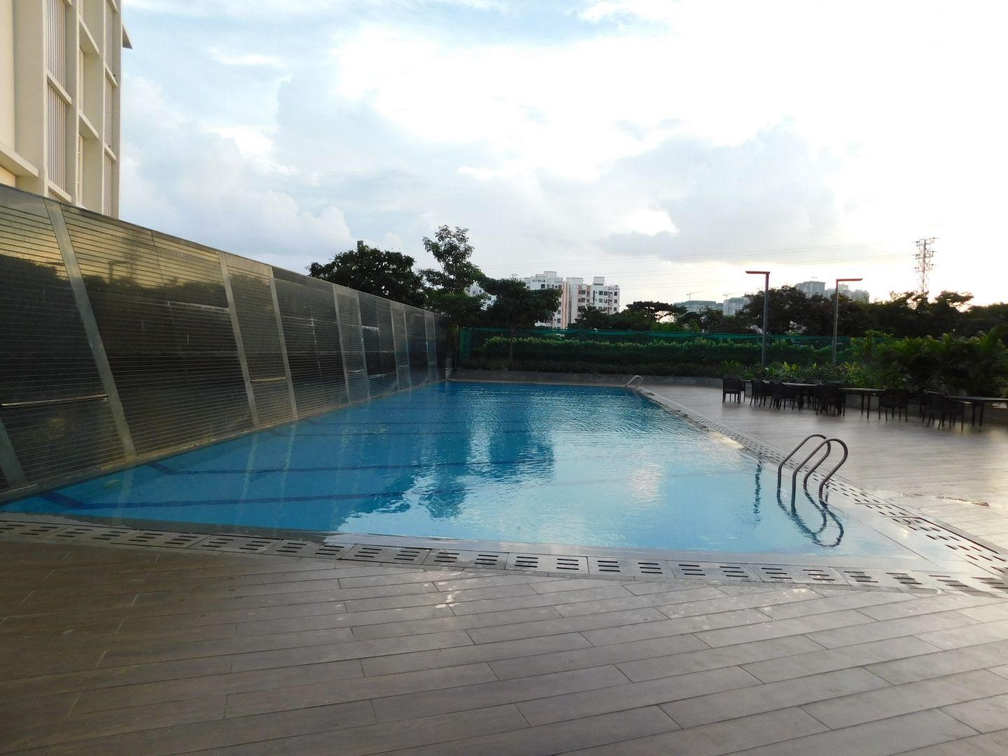 Lodha Meridian swimming pool