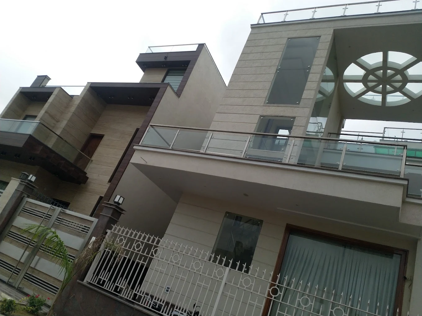 250 Sq.Ft. Plot for Sale in DLF Alameda