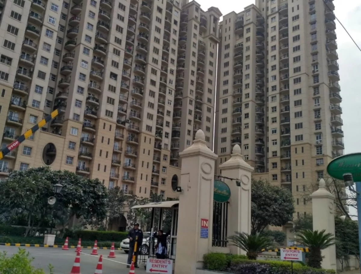 DLF Hamilton Court 2 Entrance
