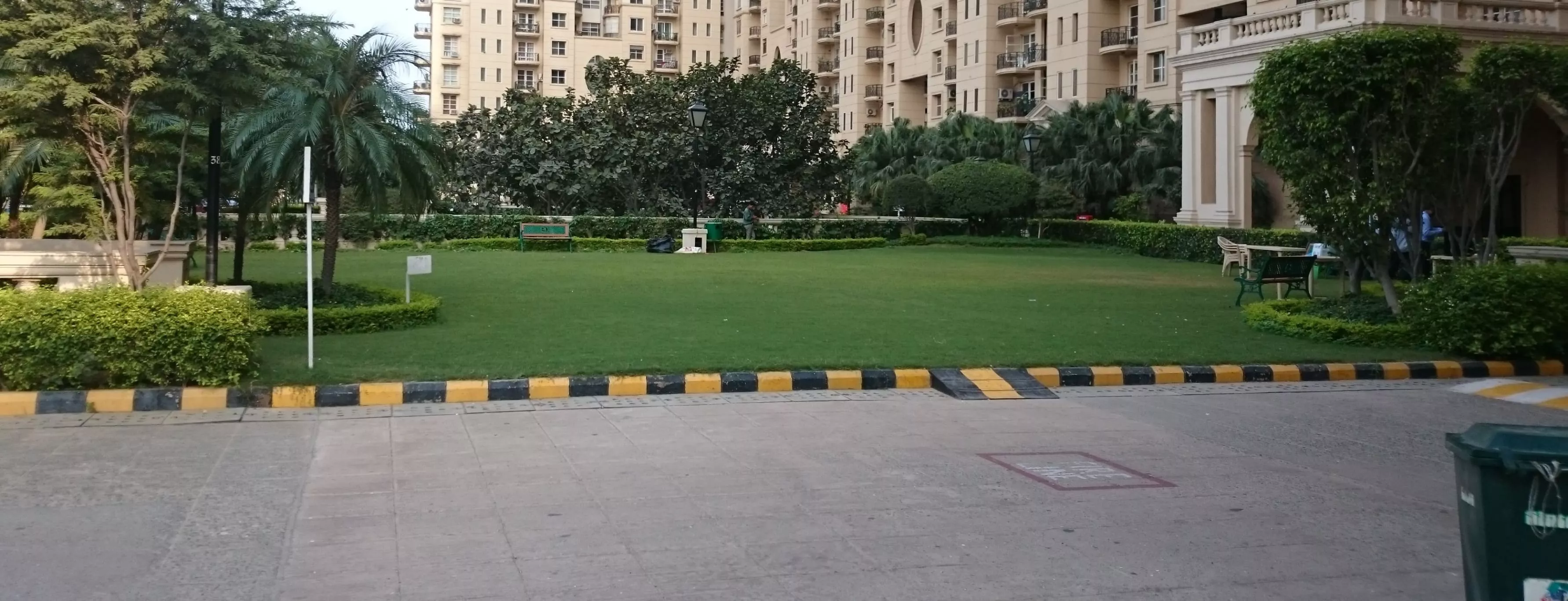 DLF Hamilton Court 2 Internal Road