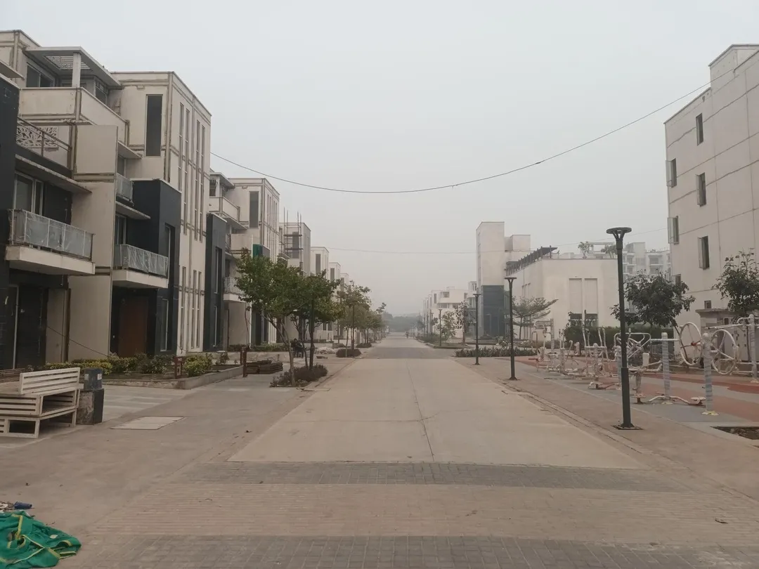Godrej Evoke Villas Paved Compound