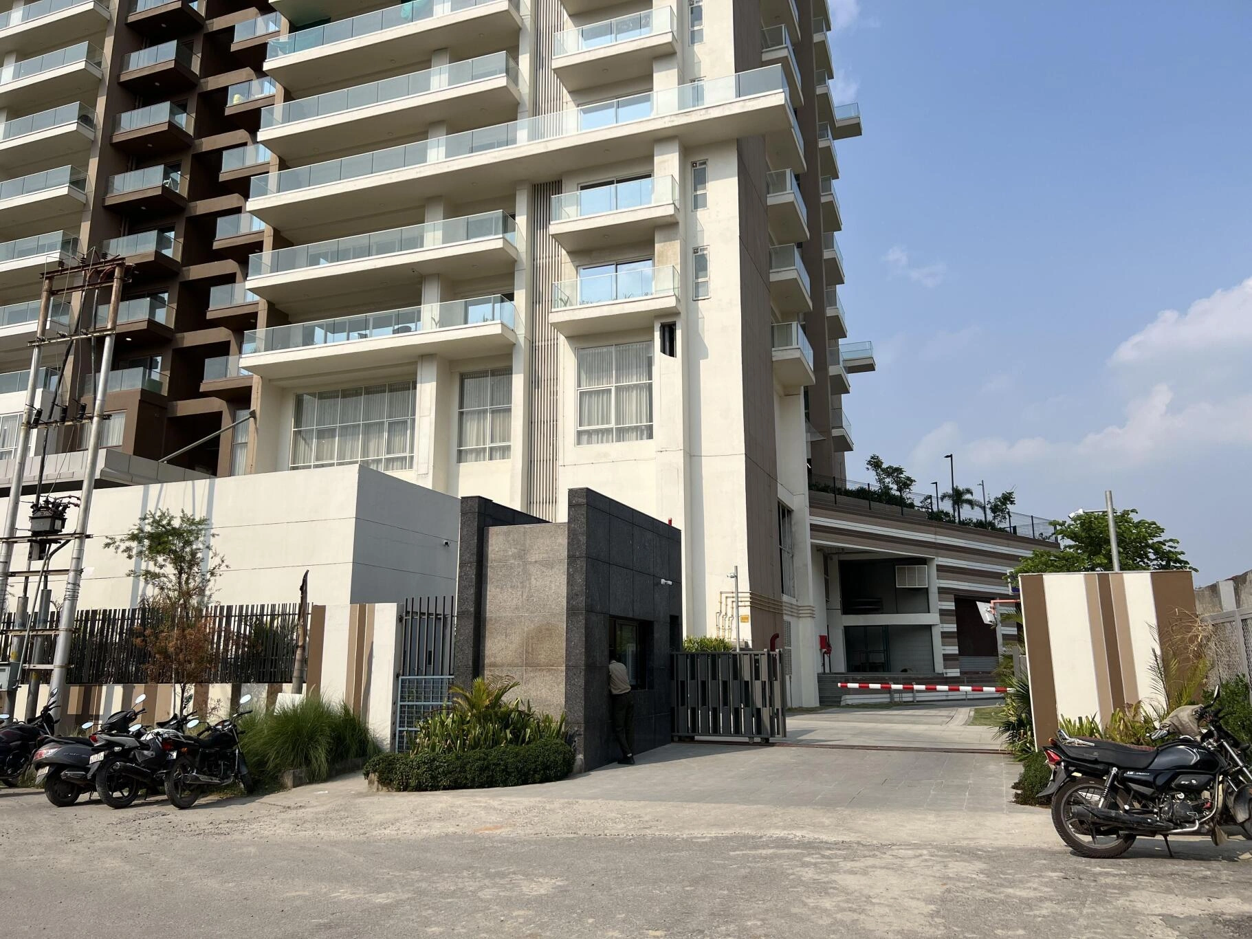 3.5 BHK Apartment For Sale in Kalpataru Vista
