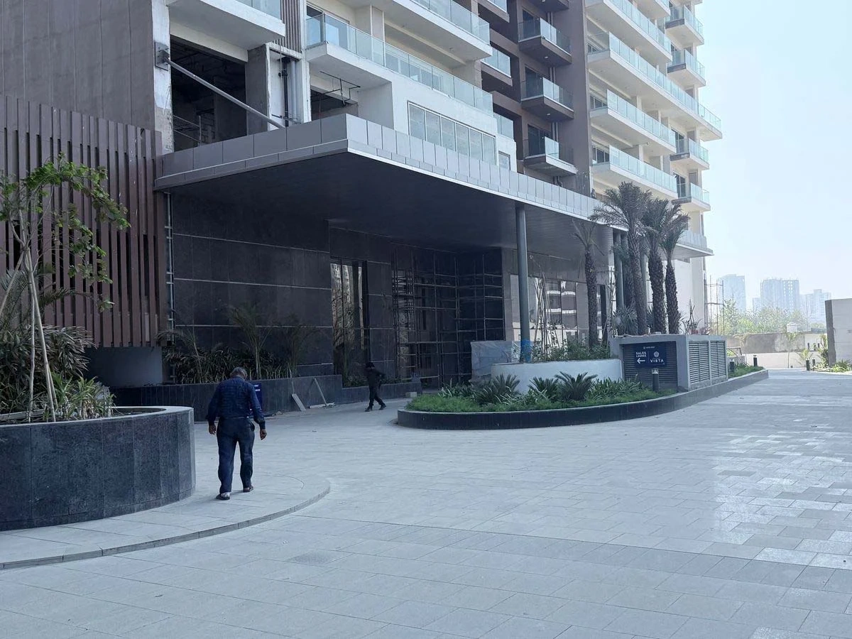 Kalpataru Vista Exterior