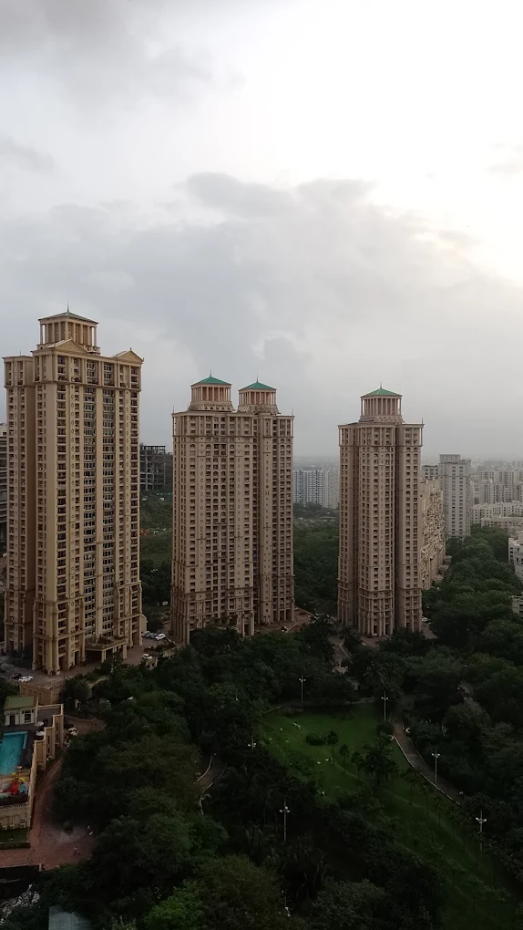 2 BHK Apartment For Sale in Hiranandani Avalon