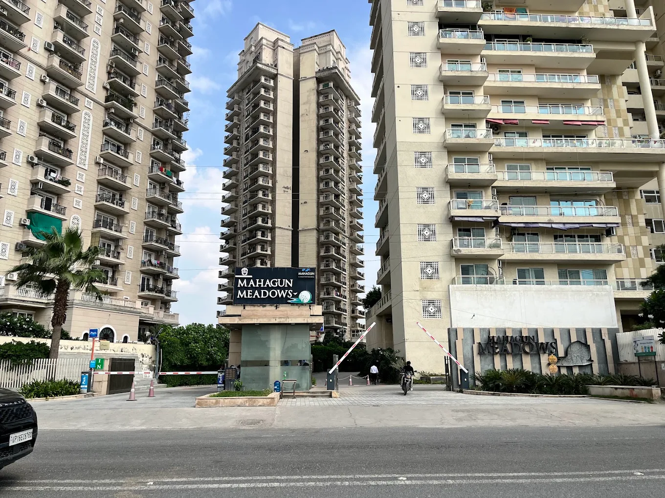 Mahagun Meadows Villas