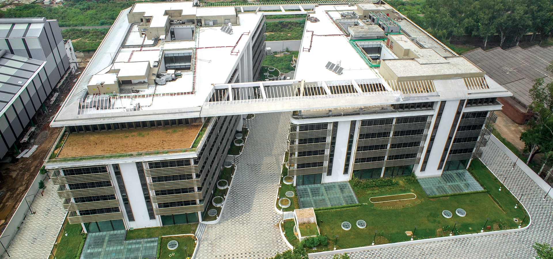 Godrej Eternia Building Image